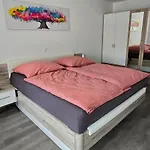 In Neuss Nahe Apartament