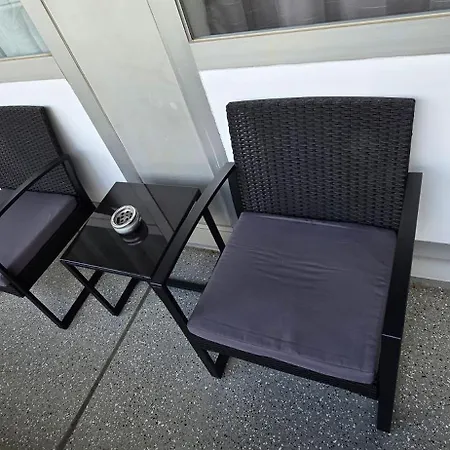 In Neuss Nahe Apartamento Düsseldorf
