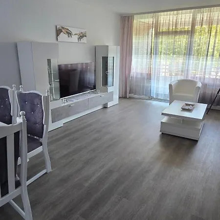 In Neuss Nahe * Dusseldorf